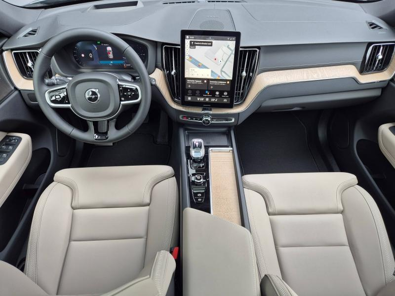VOLVO XC60 d’occasion à vendre à AVIGNON chez SUÈDE PROVENCE AUTOMOBILES (Photo 4)
