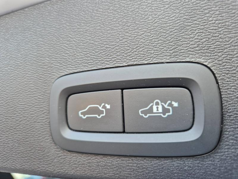 VOLVO XC40 d’occasion à vendre à AVIGNON chez SUÈDE PROVENCE AUTOMOBILES (Photo 16)