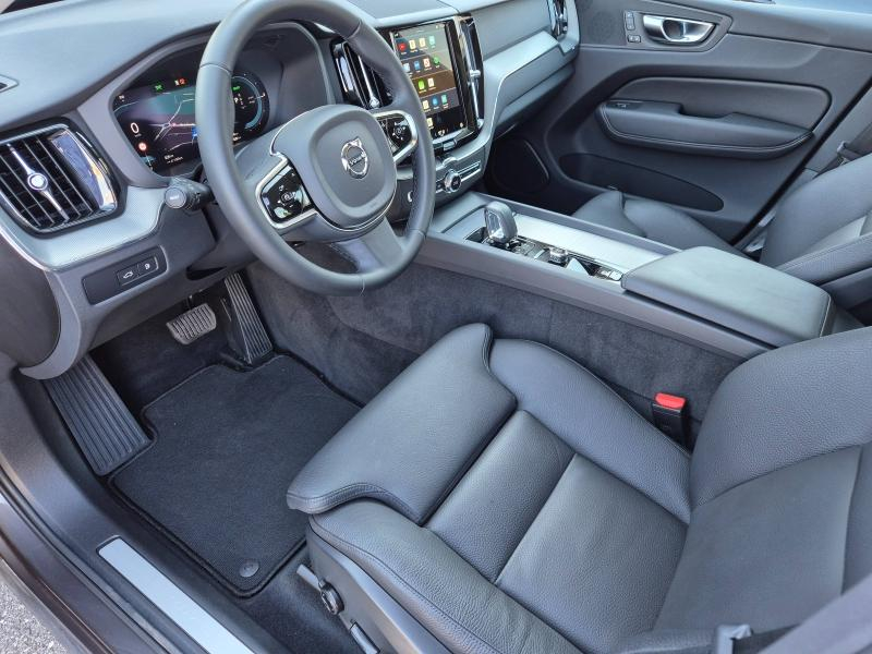 VOLVO XC60 d’occasion à vendre à AVIGNON chez SUÈDE PROVENCE AUTOMOBILES (Photo 4)