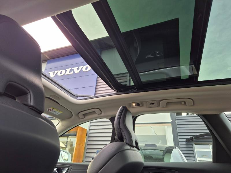 VOLVO XC60 d’occasion à vendre à AVIGNON chez SUÈDE PROVENCE AUTOMOBILES (Photo 16)