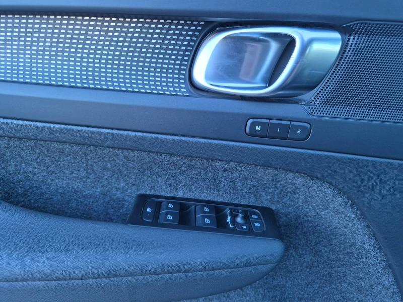 VOLVO XC40 d’occasion à vendre à AVIGNON chez SUÈDE PROVENCE AUTOMOBILES (Photo 18)