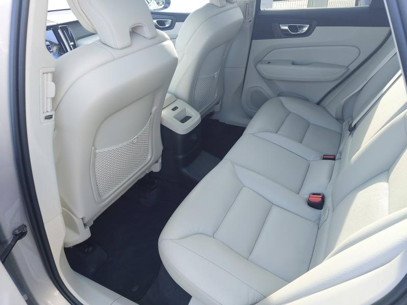 VOLVO XC60 d’occasion à vendre à AVIGNON chez SUÈDE PROVENCE AUTOMOBILES (Photo 16)