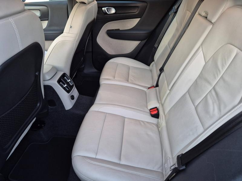 VOLVO XC40 d’occasion à vendre à AVIGNON chez SUÈDE PROVENCE AUTOMOBILES (Photo 10)