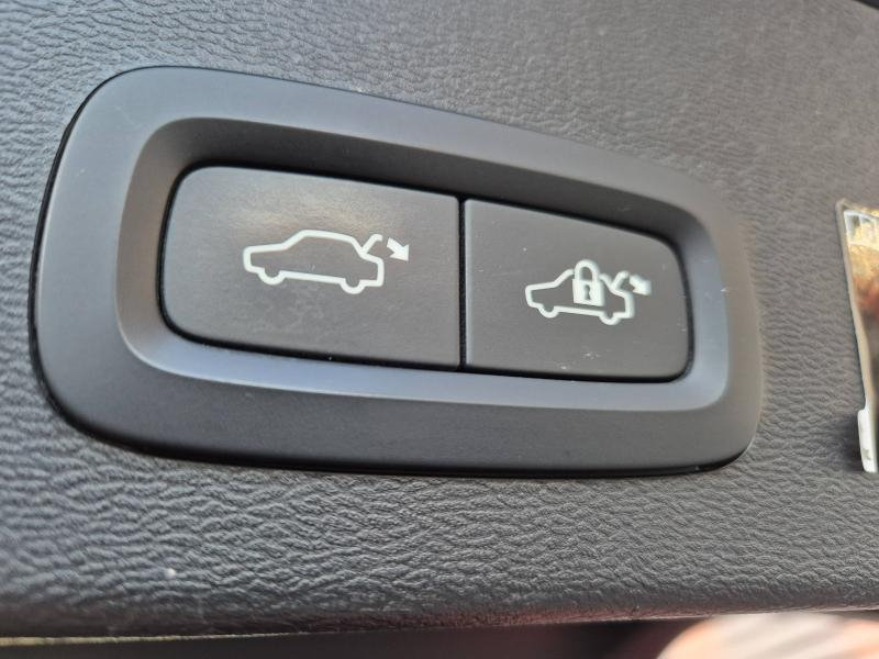 VOLVO XC40 d’occasion à vendre à AVIGNON chez SUÈDE PROVENCE AUTOMOBILES (Photo 14)