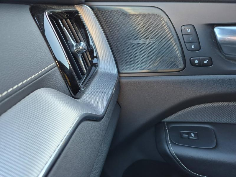 VOLVO XC60 d’occasion à vendre à AVIGNON chez SUÈDE PROVENCE AUTOMOBILES (Photo 19)