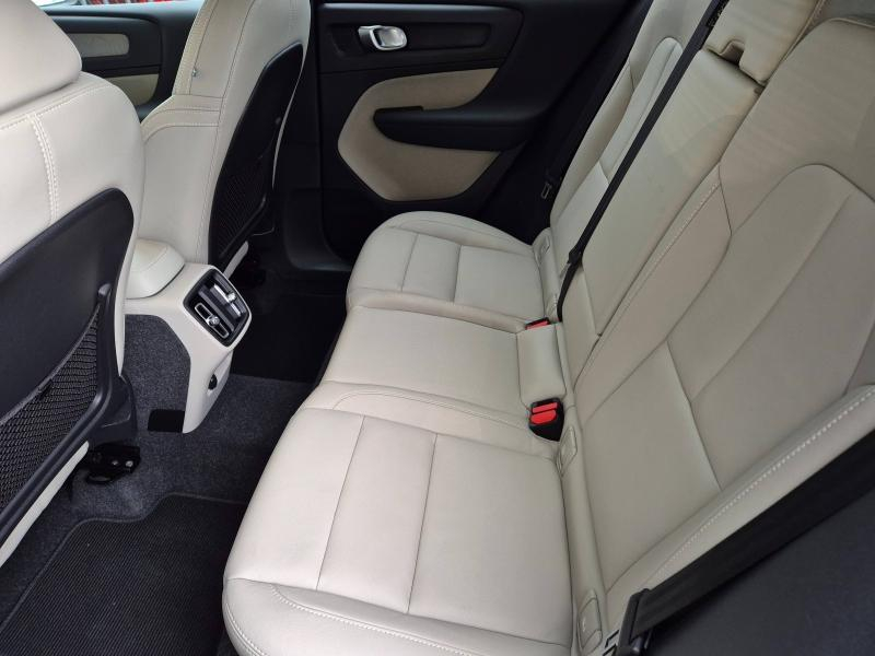 VOLVO XC40 d’occasion à vendre à AVIGNON chez SUÈDE PROVENCE AUTOMOBILES (Photo 17)