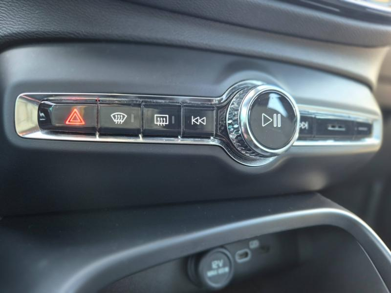 VOLVO XC40 d’occasion à vendre à AVIGNON chez SUÈDE PROVENCE AUTOMOBILES (Photo 17)