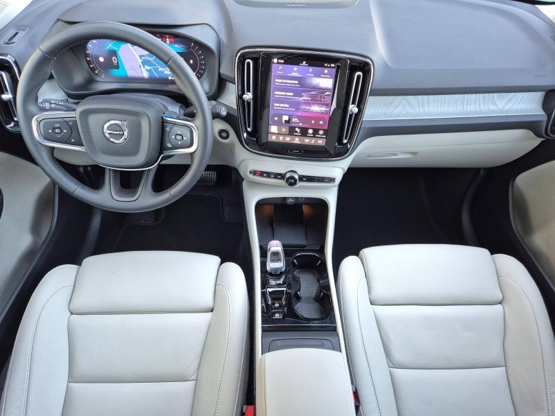 VOLVO XC40 d’occasion à vendre à AVIGNON chez SUÈDE PROVENCE AUTOMOBILES (Photo 4)