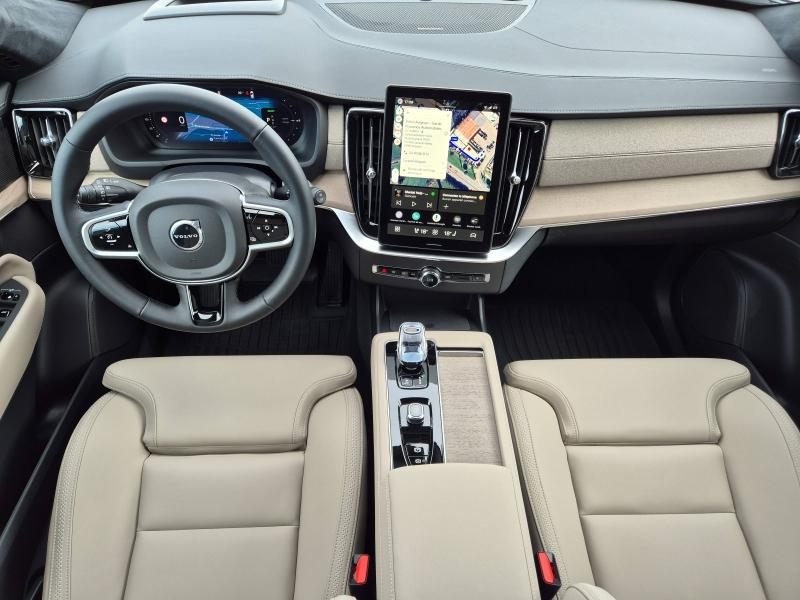 VOLVO XC90 d’occasion à vendre à AVIGNON chez SUÈDE PROVENCE AUTOMOBILES (Photo 4)