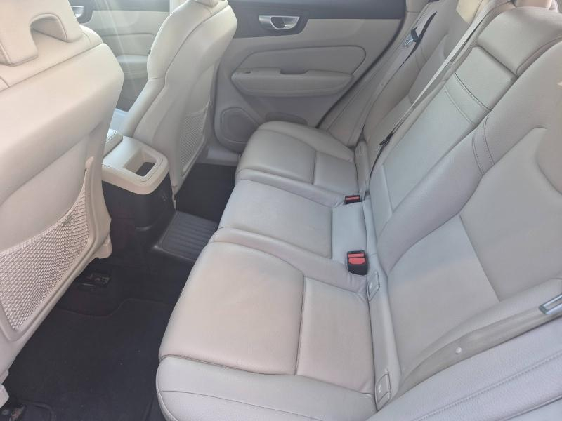 VOLVO XC60 d’occasion à vendre à AVIGNON chez SUÈDE PROVENCE AUTOMOBILES (Photo 6)