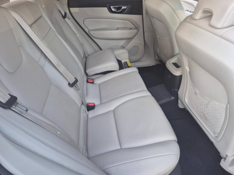 VOLVO XC60 d’occasion à vendre à AVIGNON chez SUÈDE PROVENCE AUTOMOBILES (Photo 19)