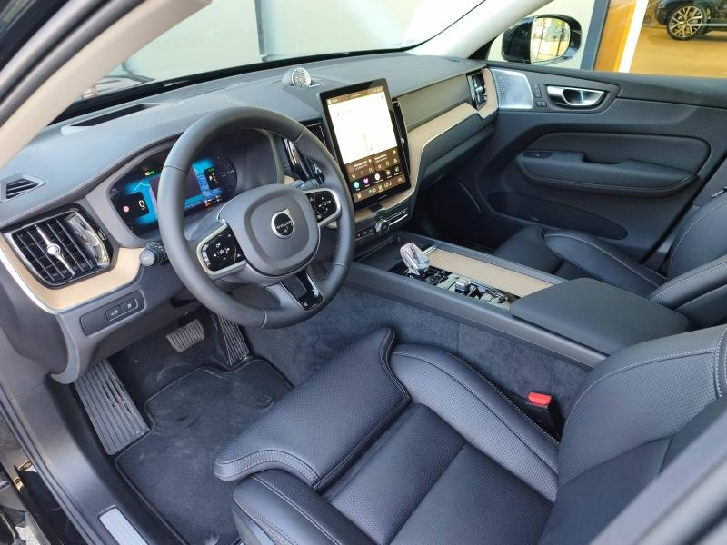 VOLVO XC60 d’occasion à vendre à AVIGNON chez SUÈDE PROVENCE AUTOMOBILES (Photo 3)